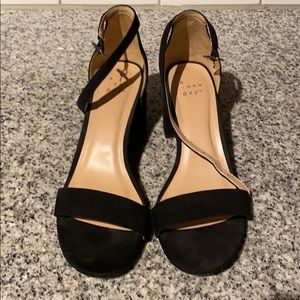 Women’s black heels